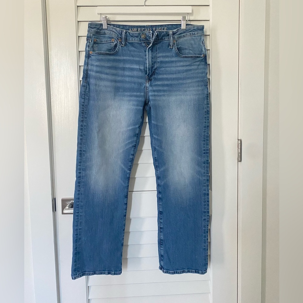 AE Men’s 36 x 30 Airflex+ Original Bootcut Jean. in Wornout Blue.